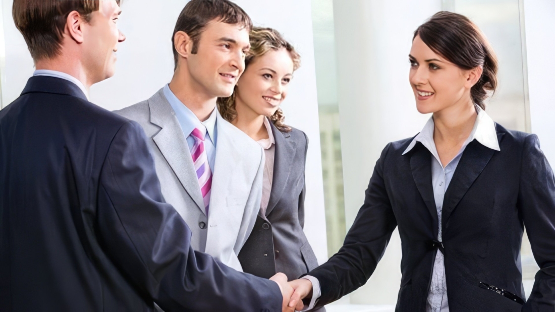 colleagues-leo-and-pisces-communicate-easily-but-hardly-do-the-same-job_57